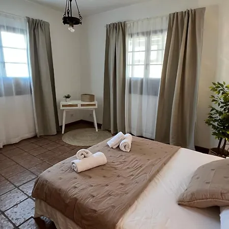 Casona Iroko La Costa