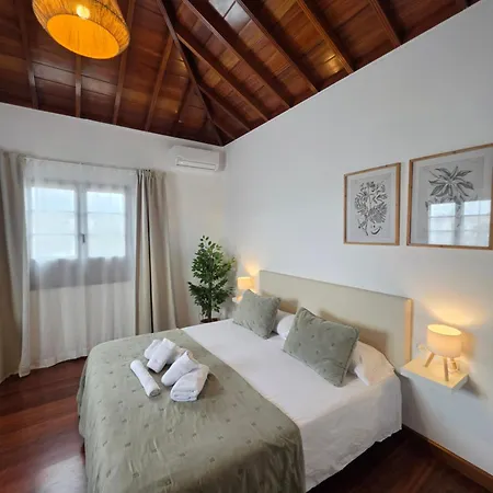 Casona Iroko La Costa